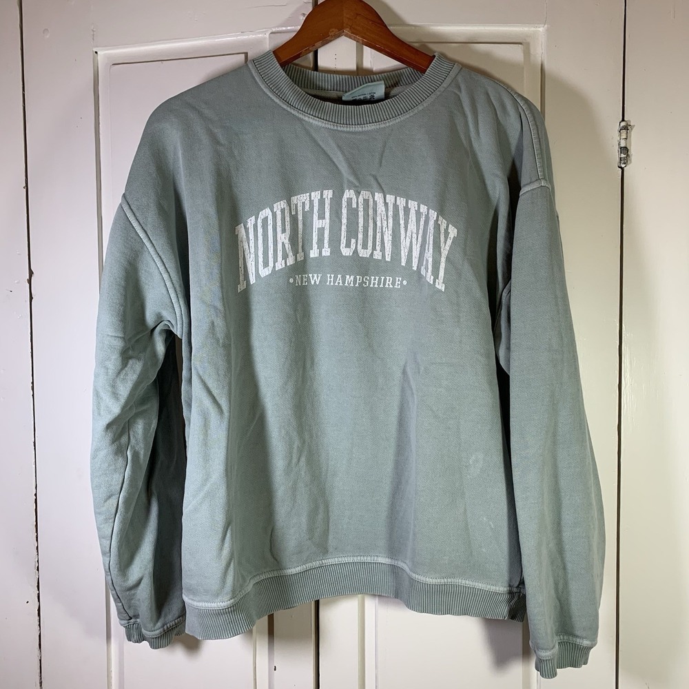 North Conway NH Sweatshirt Womens Small Garment Dyed Casual Green‎ Vacation READ
